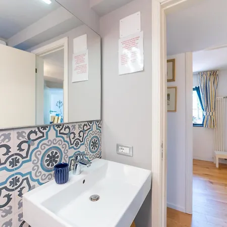 Old Memories House * 陶尔米纳